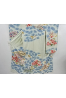 Kimono with haze and flower...