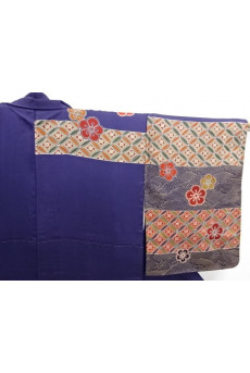 Kimono with plum, cloisonne and wave size patterns