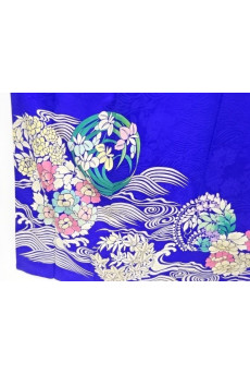 Kimono with flower patterns